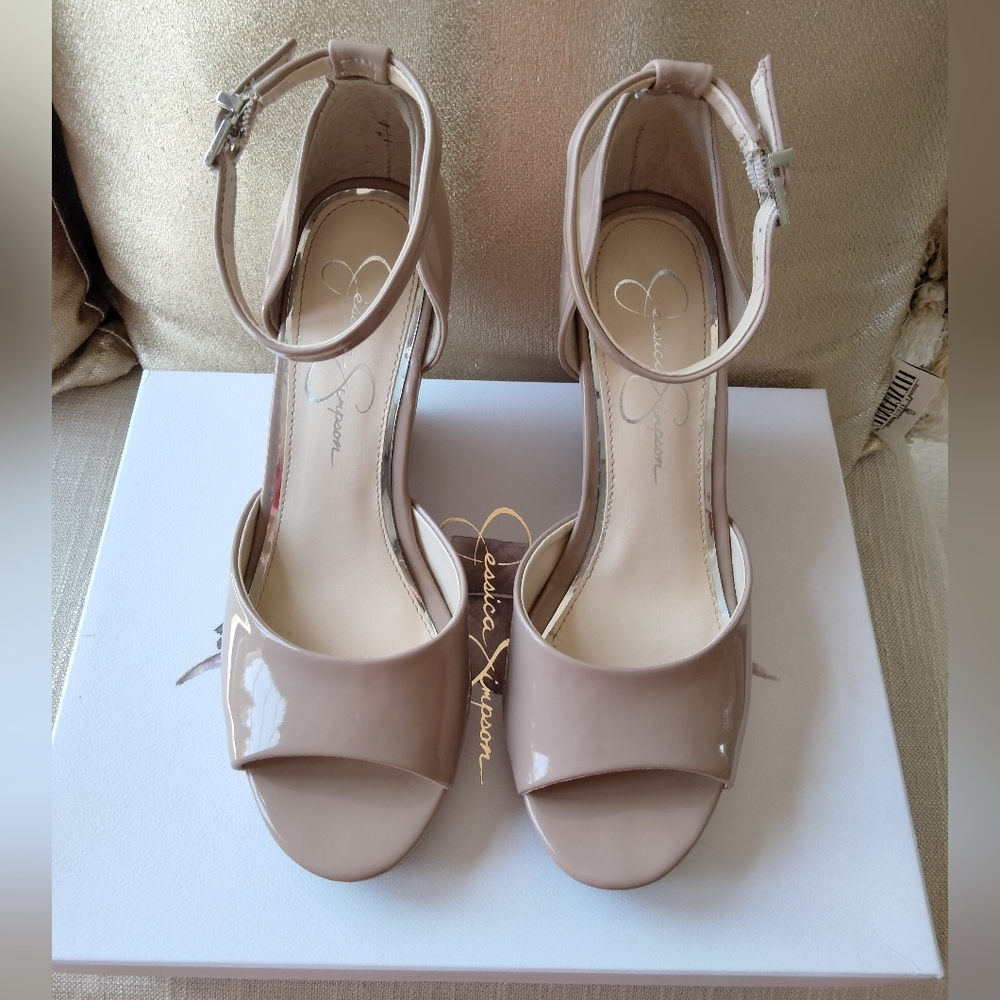 Jessica Simpson Wedge Sandal - Picture 2 of 16